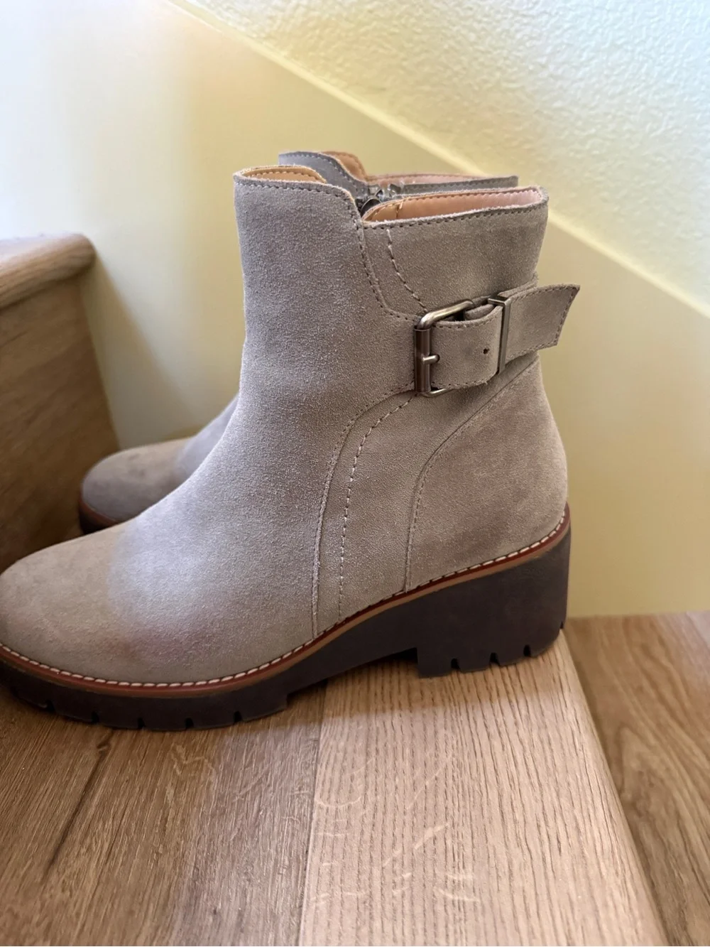 Blondo Devany Waterproof Suede Ankle Boots Taupe Women’s 9.5 EUC